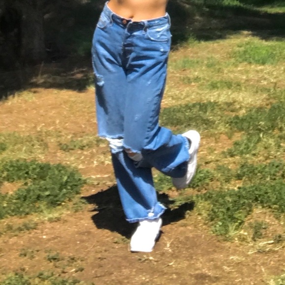 Forever 21 boyfriend jeans, waist size 25 - Picture 2 of 4